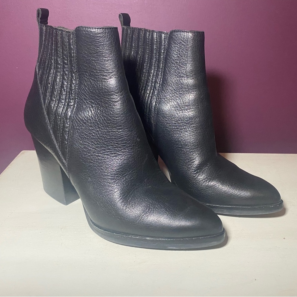 MARC FISHER LTD WESTERN CHELSEA BOOTIE
